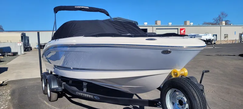 Slide: The Image of Chaparral 21 SSI Ski & Fish 2025 - 7