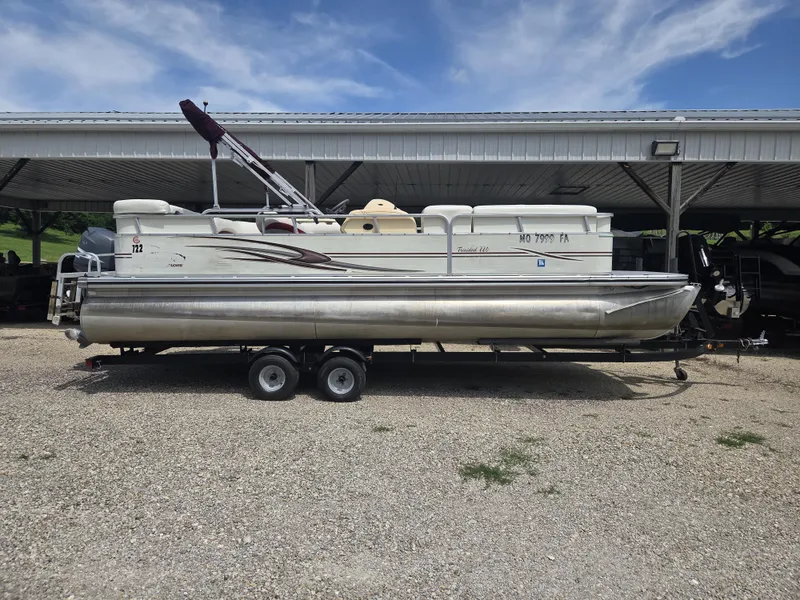 The Image of Lowe Suncruiser TR220 2003 - 0
