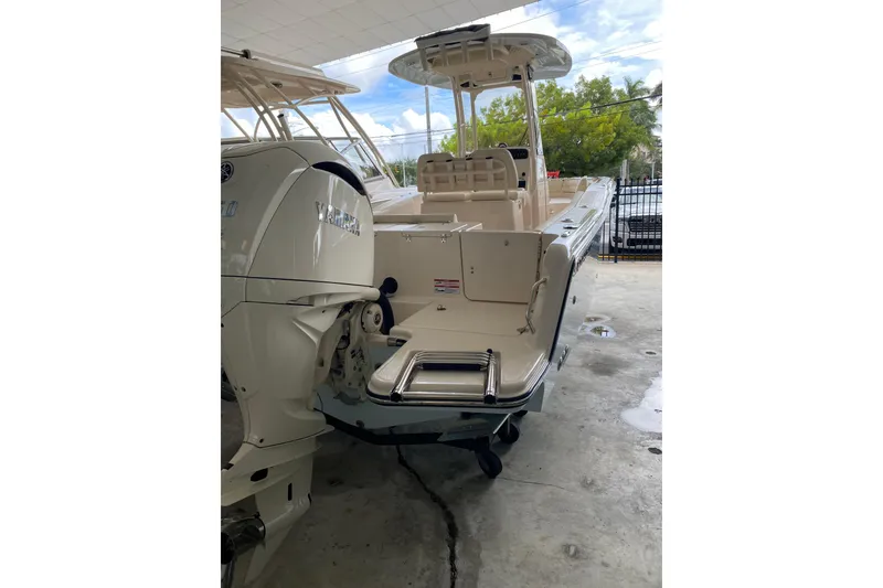 Slide: The Image of Grady-White Fisherman 236 2026 - 19