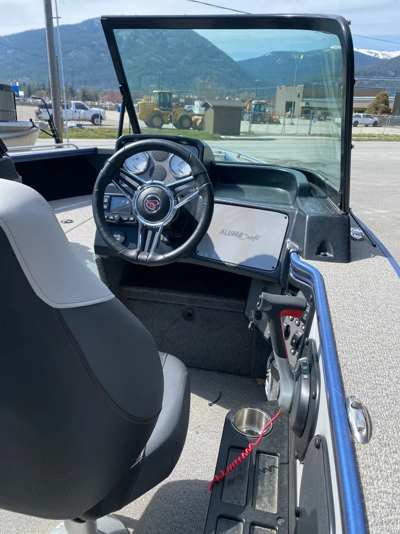 Slide: The Image of Alumacraft Trophy 185 Sport 2023 - 9
