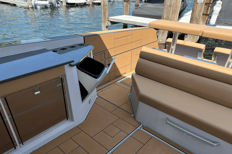 Slide: The Image of Aviara AV40 2024 - 14