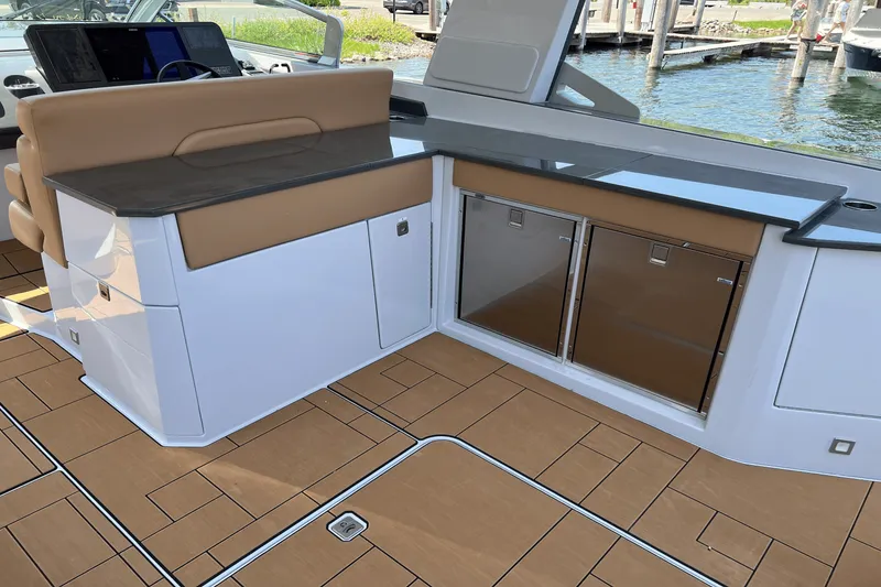 Slide: The Image of Aviara AV40 2024 - 16