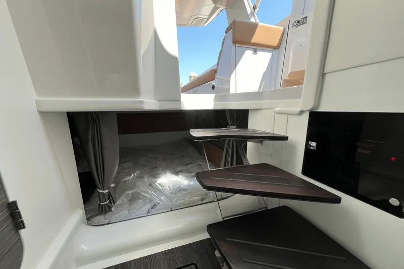 Slide: The Image of Aviara AV40 2024 - 40