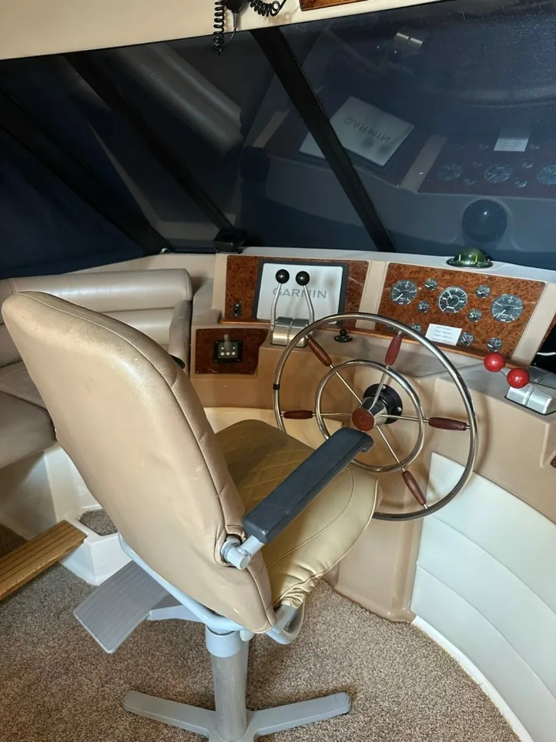 Slide: The Image of Bayliner 4788 Pilothouse 2001 - 16