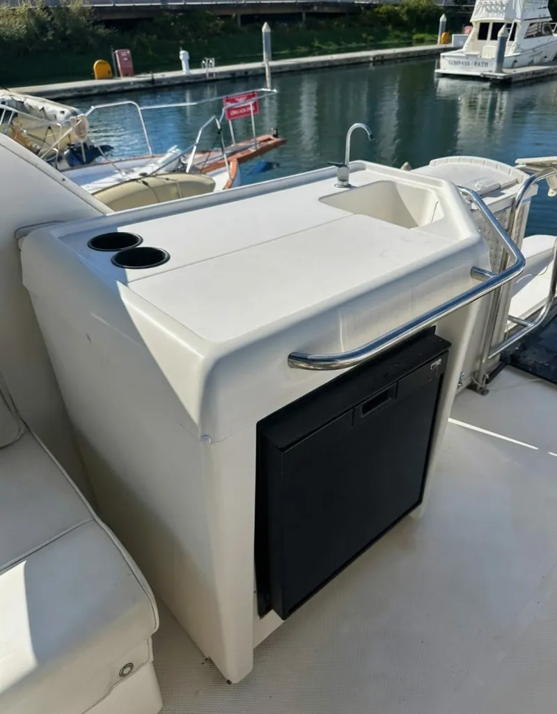 Slide: The Image of Bayliner 4788 Pilothouse 2001 - 13