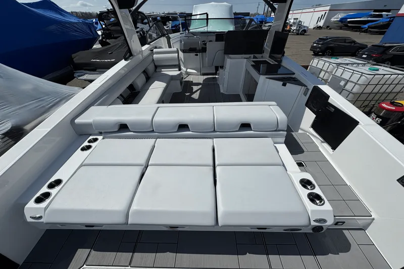 Slide: The Image of Aviara AV36 2024 - 9