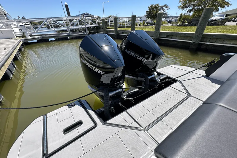 Slide: The Image of Aviara AV32 Outboard 2024 - 13