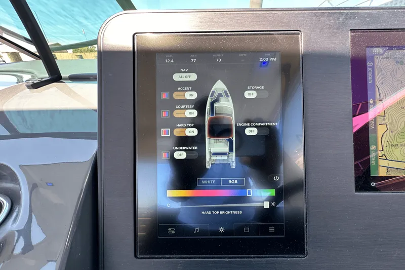 Slide: The Image of Aviara AV32 Outboard 2024 - 26