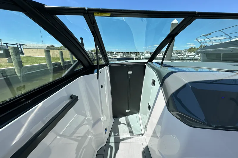 Slide: The Image of Aviara AV32 Outboard 2024 - 32