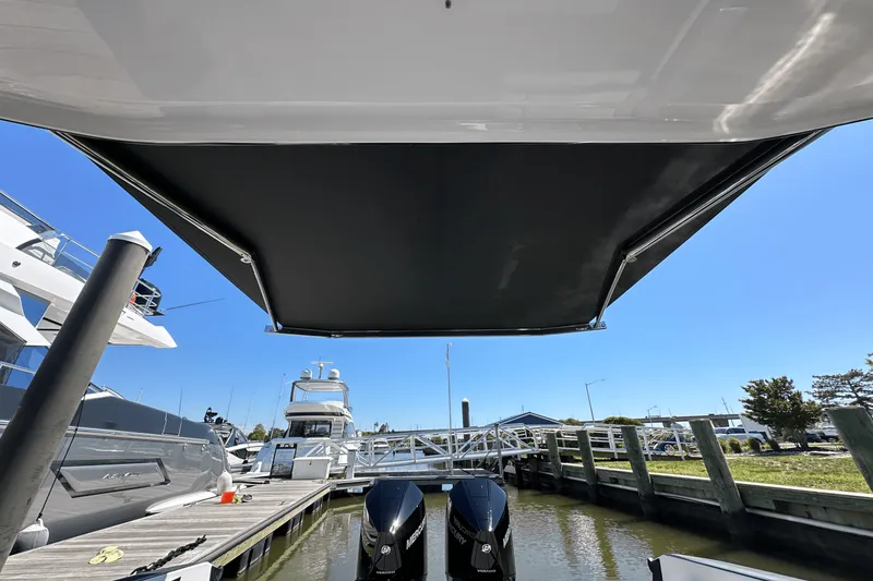 Slide: The Image of Aviara AV32 Outboard 2024 - 35