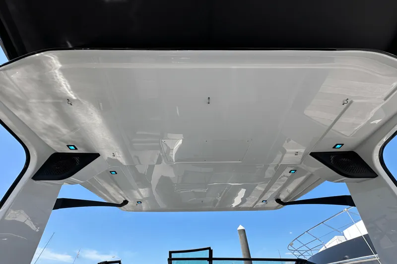 Slide: The Image of Aviara AV32 Outboard 2024 - 36