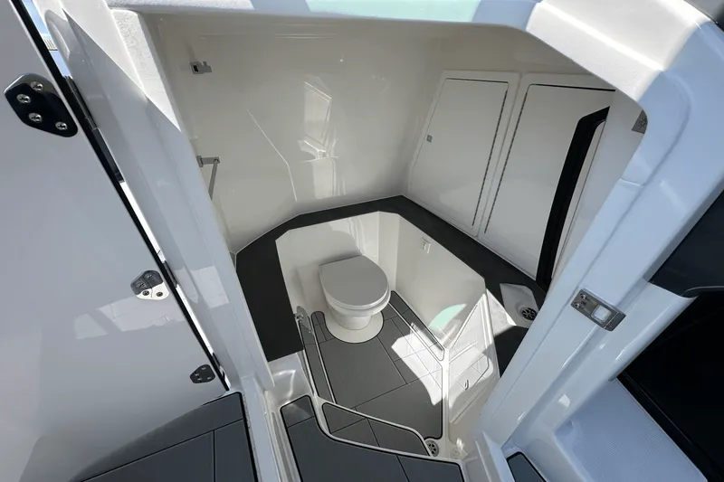 Slide: The Image of Aviara AV32 Outboard 2024 - 37