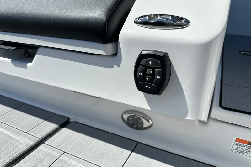 Slide: The Image of Aviara AV32 Outboard 2024 - 45