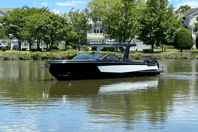 Slide: The Image of Aviara AV32 Outboard 2024 - 6