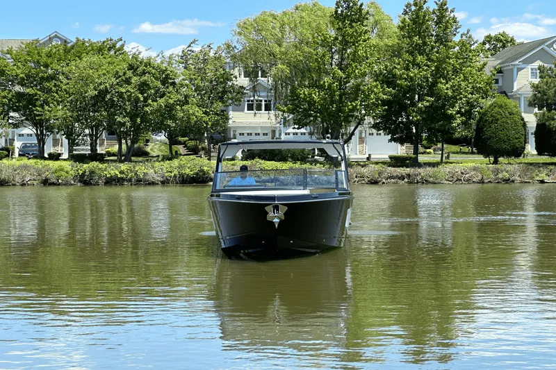 Slide: The Image of Aviara AV32 Outboard 2024 - 7