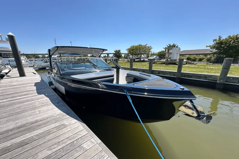 Slide: The Image of Aviara AV32 Outboard 2024 - 9