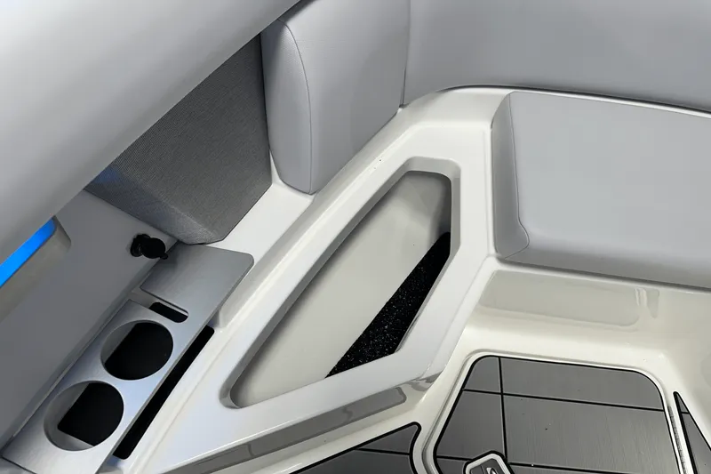 Slide: The Image of Aviara AV28 2024 - 134