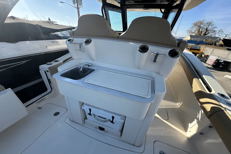 Slide: The Image of Scout 305 LXF 2023 - 12