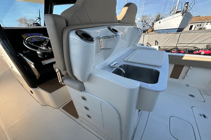 Slide: The Image of Scout 305 LXF 2023 - 13