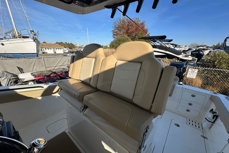 Slide: The Image of Scout 305 LXF 2023 - 15