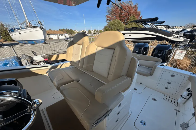 Slide: The Image of Scout 305 LXF 2023 - 16