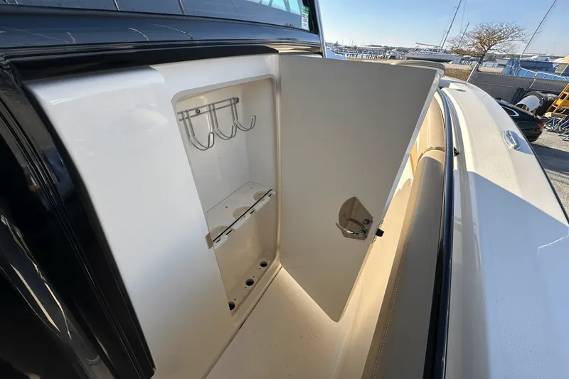 Slide: The Image of Scout 305 LXF 2023 - 22