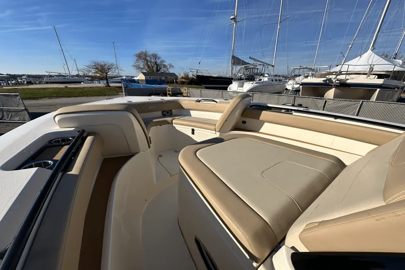 Slide: The Image of Scout 305 LXF 2023 - 25