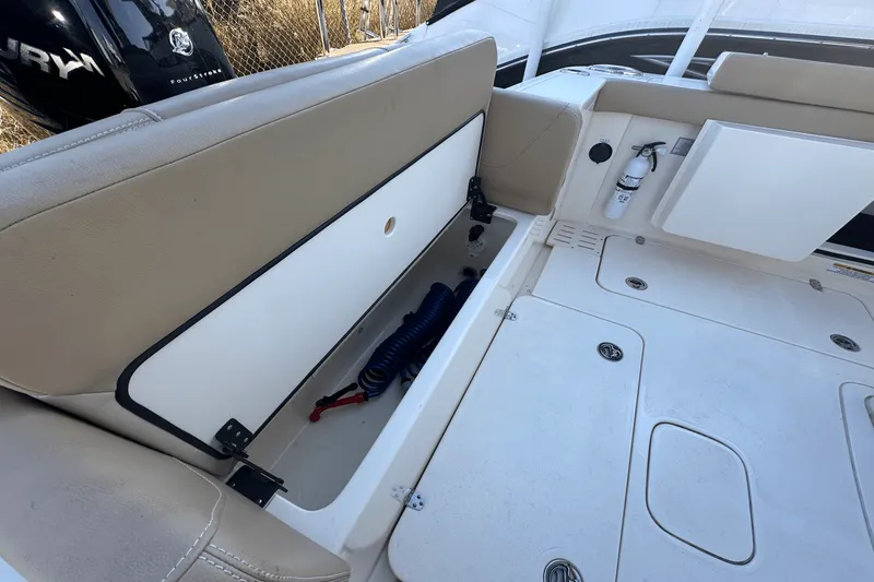 Slide: The Image of Scout 305 LXF 2023 - 8