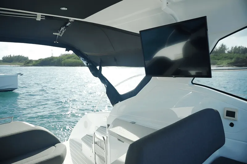 Slide: The Image of Azimut Atlantis 45 2022 - 11