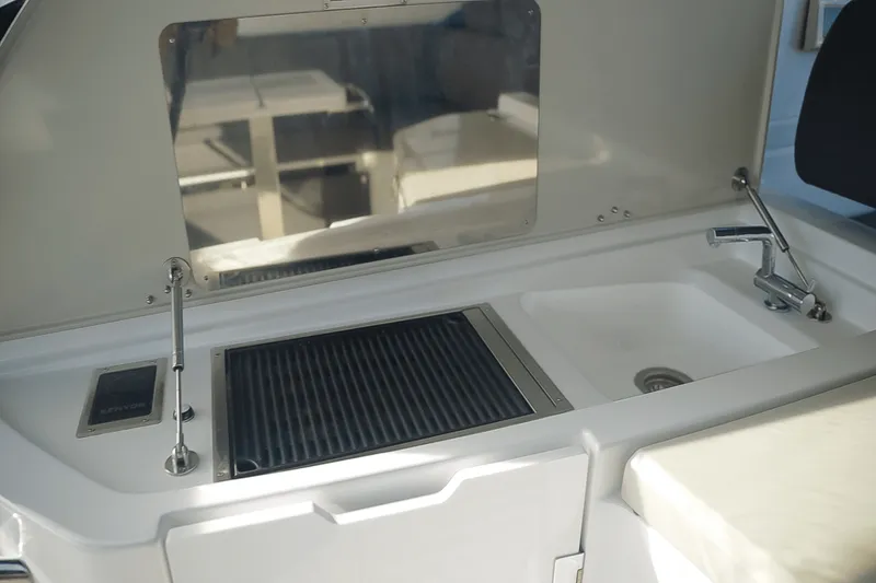 Slide: The Image of Azimut Atlantis 45 2022 - 12