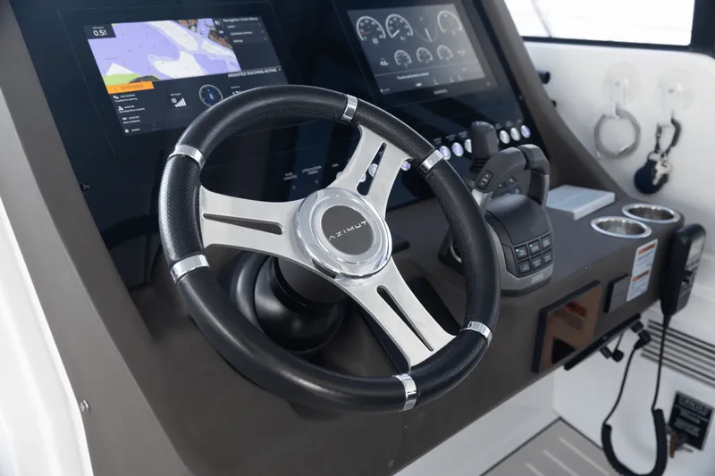 Slide: The Image of Azimut Atlantis 45 2022 - 15