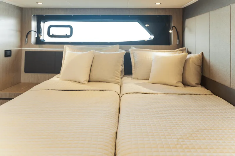 Slide: The Image of Azimut Atlantis 45 2022 - 21