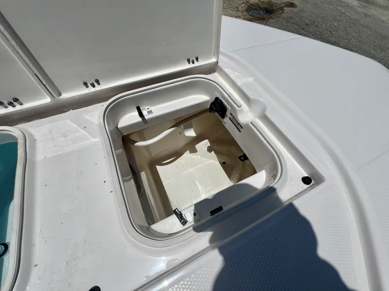 Slide: The Image of Robalo 246 Cayman 2026 - 26