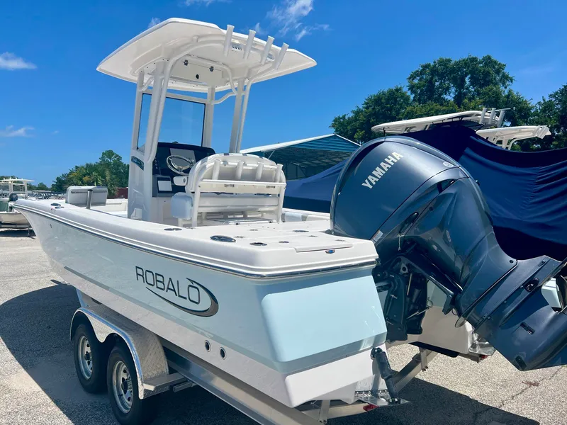 Slide: The Image of Robalo 246 Cayman 2026 - 2