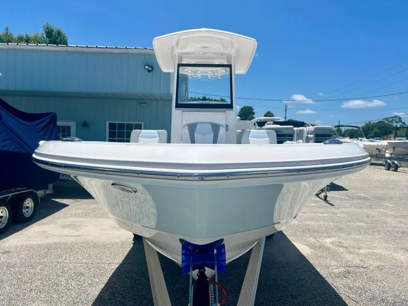 Slide: The Image of Robalo 246 Cayman 2026 - 6