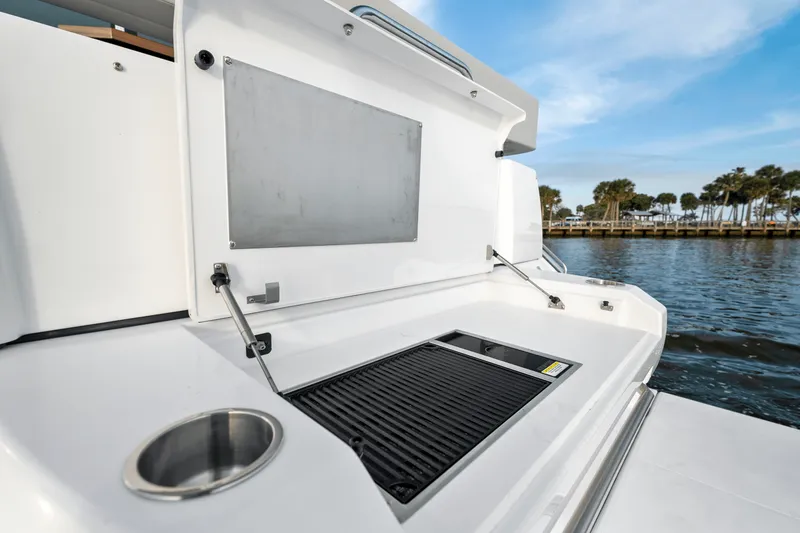 Slide: The Image of Cruisers Yachts 50 Cantius 2024 - 31