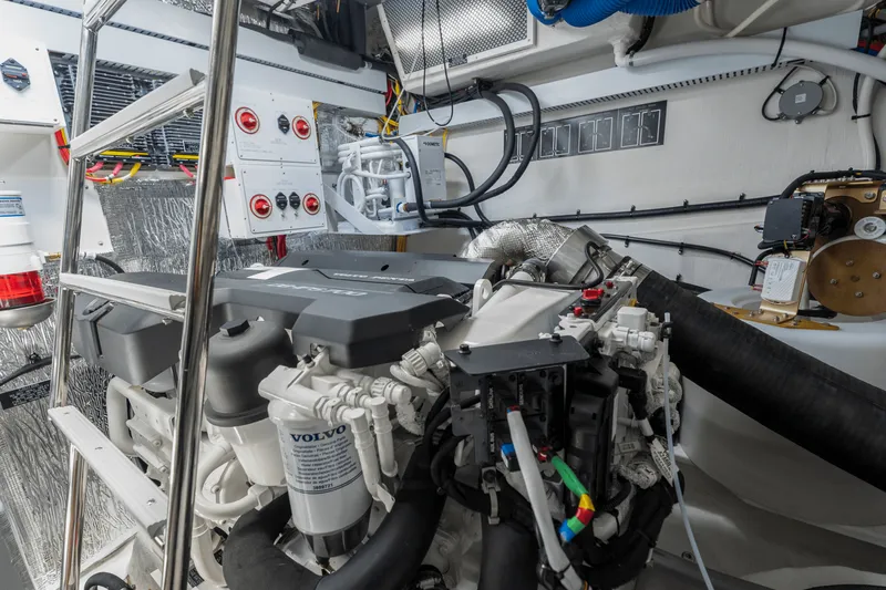 Slide: The Image of Cruisers Yachts 50 Cantius 2024 - 35