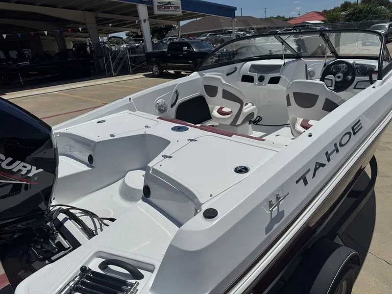Slide: The Image of Tahoe® 185 S 2022 - 8
