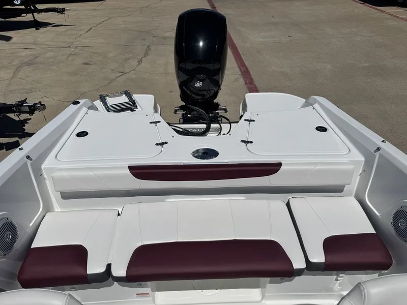 Slide: The Image of Tahoe® 185 S 2022 - 13
