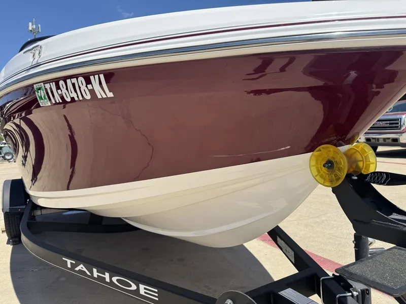 Slide: The Image of Tahoe® 185 S 2022 - 5