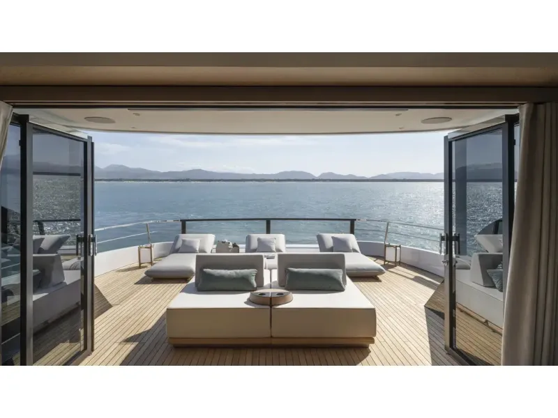 Slide: The Image of Azimut GRANDE 30M 2026 - 17
