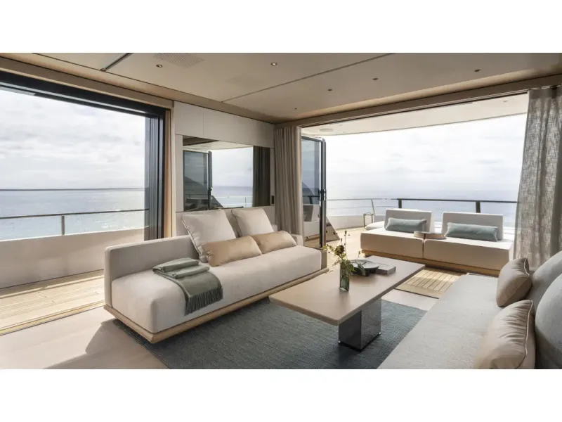 Slide: The Image of Azimut GRANDE 30M 2026 - 19