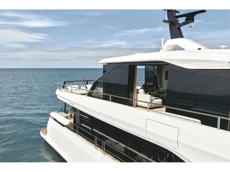 Slide: The Image of Azimut GRANDE 30M 2026 - 2