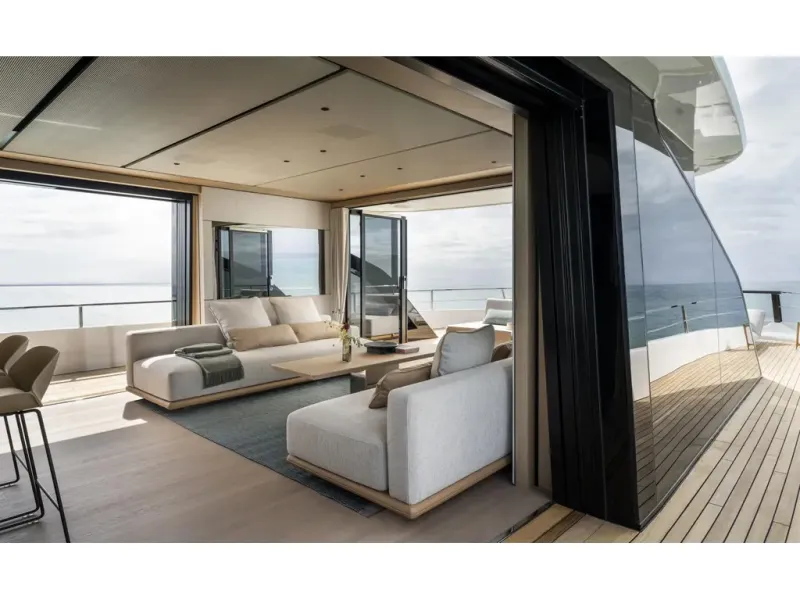 Slide: The Image of Azimut GRANDE 30M 2026 - 20