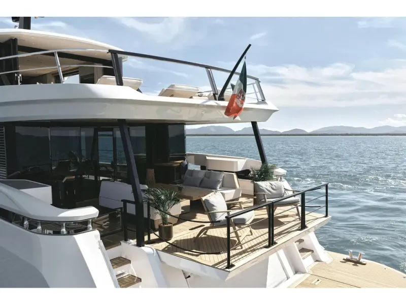 Slide: The Image of Azimut GRANDE 30M 2026 - 4