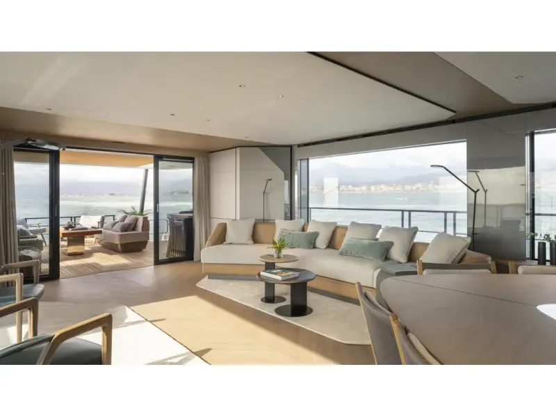 Slide: The Image of Azimut GRANDE 30M 2026 - 7