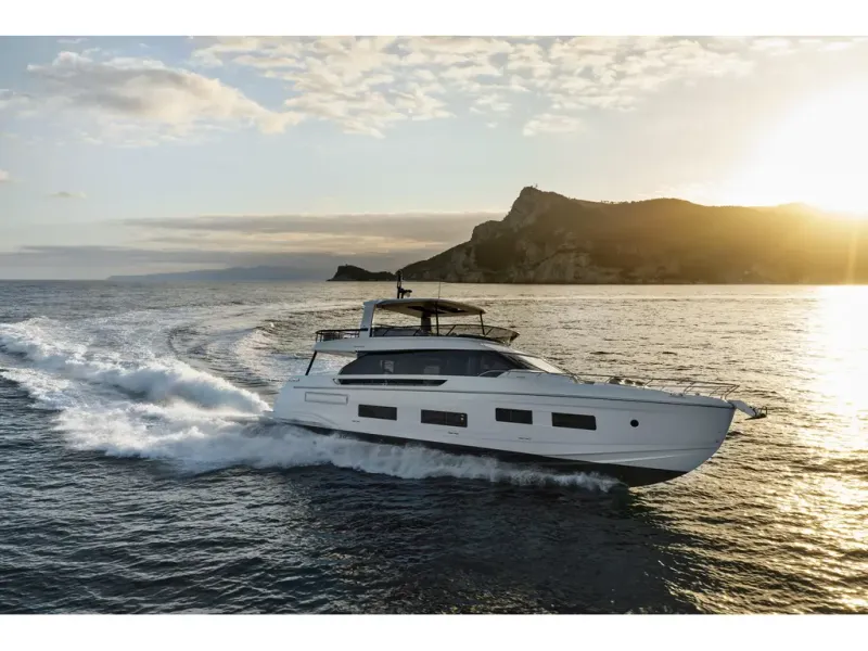 Slide: The Image of Azimut FLY 82 2026 - 2