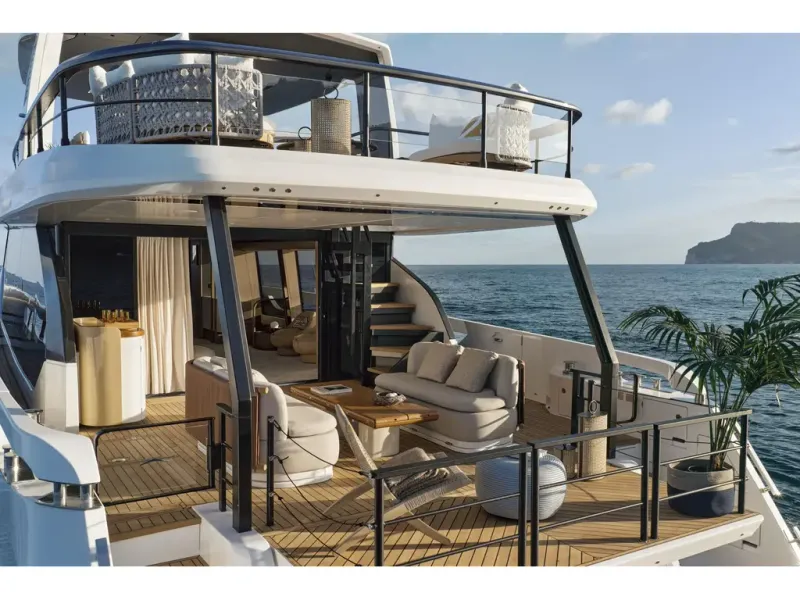 Slide: The Image of Azimut FLY 82 2026 - 4