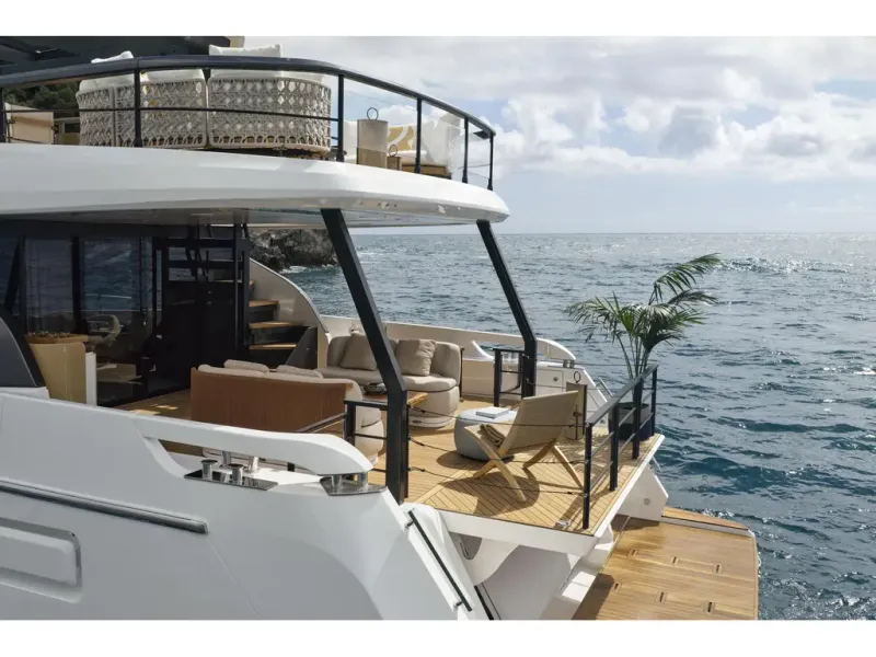 Slide: The Image of Azimut FLY 82 2026 - 5