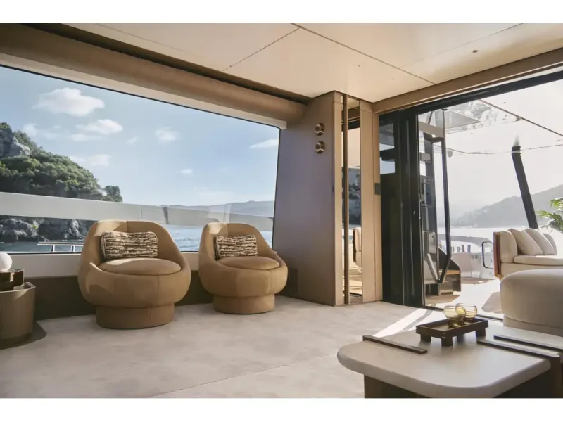 Slide: The Image of Azimut FLY 82 2026 - 7